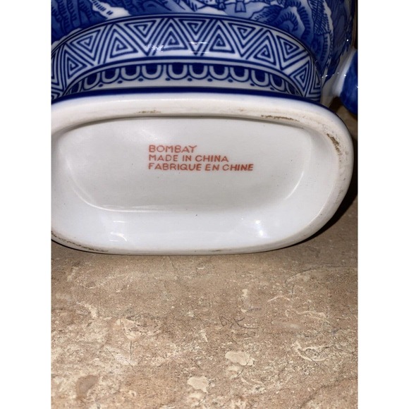 BOMBAY COFFEE /TEAPOT 52 OZ BLUE WILLOW ORIENTAL LANDSCAPE SCENE BLUE & WHITE - Picture 9 of 9